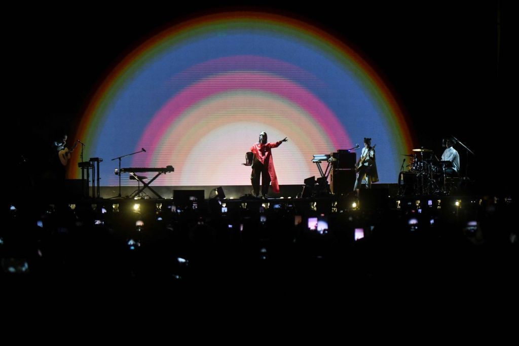 Julieta Venegas y sus mensajes por las mujeres y desaparecidos en el Zócalo