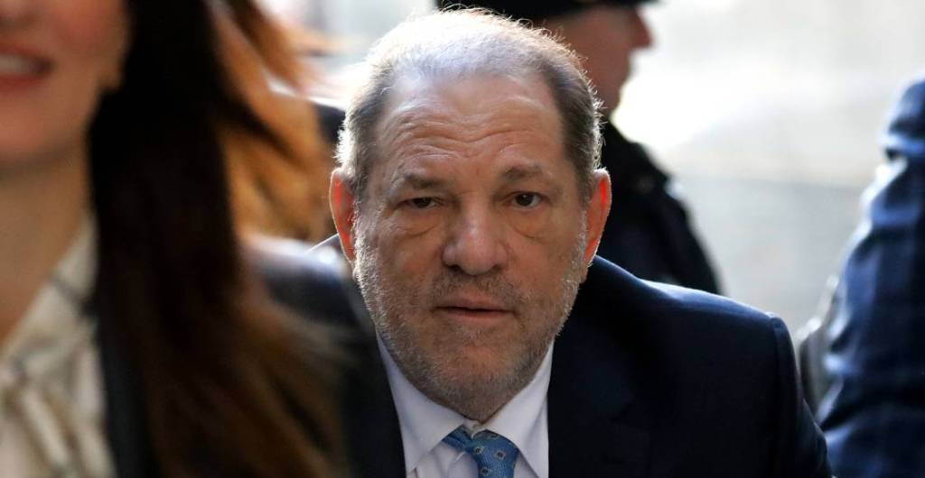 Anulan la condena por violación de Harvey Weinstein; tendrá un nuevo juicio