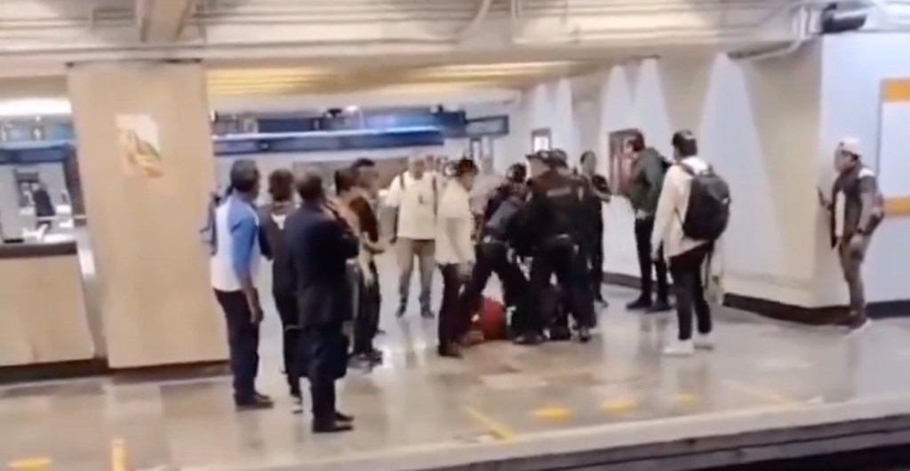 La balacera al exterior de la estación del metro Bellas Artes.