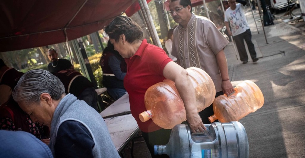 agua-aceite-benito-juarez-pemex-contaminada-botella-cocinar-beber-mascotas