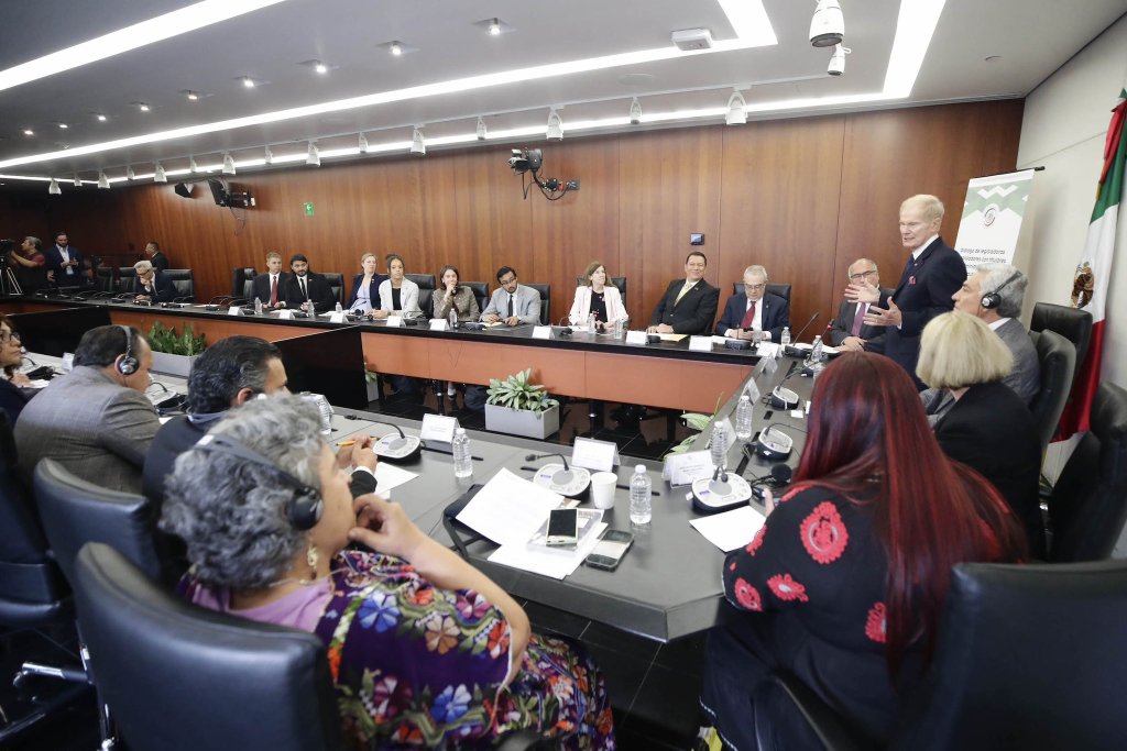 Titular de la NASA prevé era dorada para la exploración espacial ante senadores mexicanos. Foto de X Senado de México