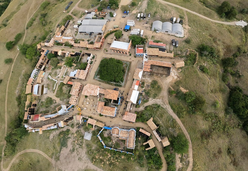 Vista panorámica del set de 'Cien Años de Soledad' 