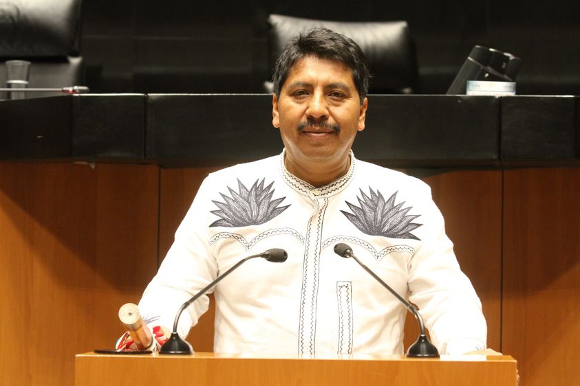 El senador de Morena Adolfo Gómez Hernández