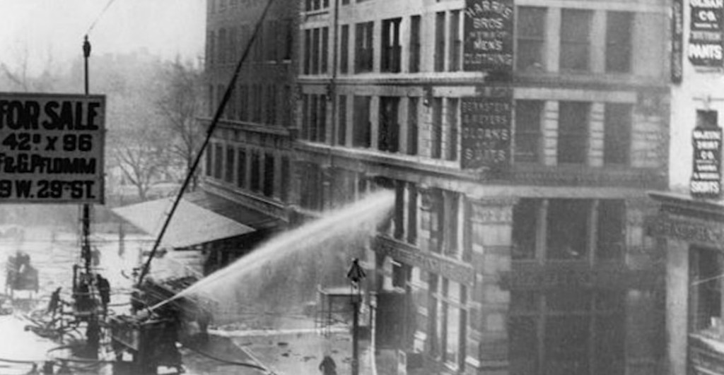 Incendio en Triangle Shirtwaisty y el inicio de la lucha por los derechos del 1° de mayo