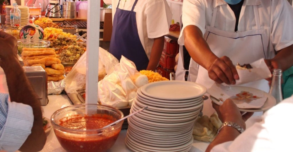 Los alimentos en la calle son peligrosos por el calor