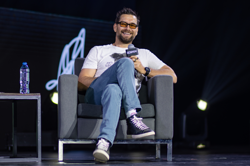 Antony Starr en la CCXP México: Salud mental, trabajar con una directora mexicana y la posibilidad de ser Wolverine