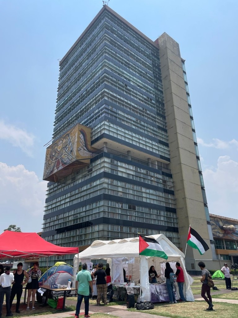 Así se vive el campamento de la UNAM en apoyo a Palestina: "Tenemos el corazón para que las cosas sean diferentes"