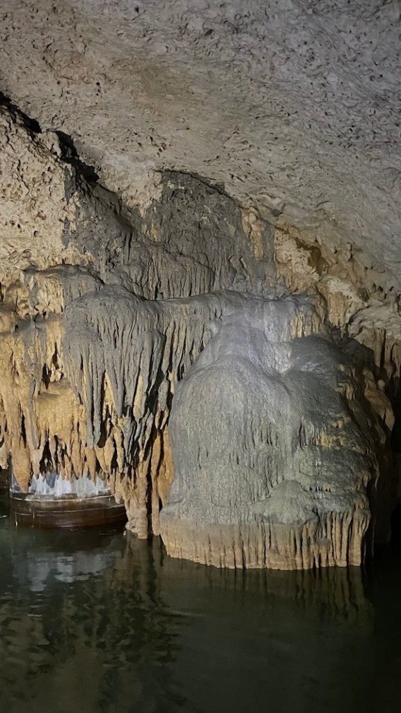 Siguen los derrames ahora de diésel y concreto en cuevas de Aktun T’uyul por el Tren Maya