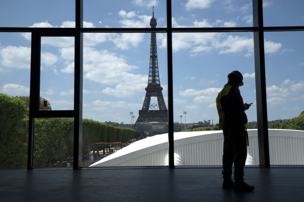 Torre Eiffel | Voluntarios en París